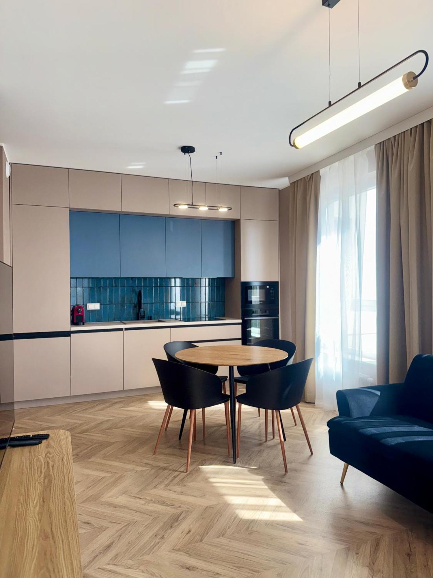 Korfantego 99 New 2-bedroom Center Apartament